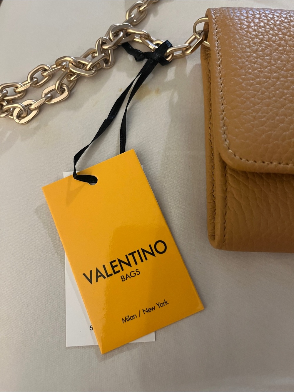 Valentino Leather Chain Crossbody Wallet in mustard/tan - Picture 2 of 2